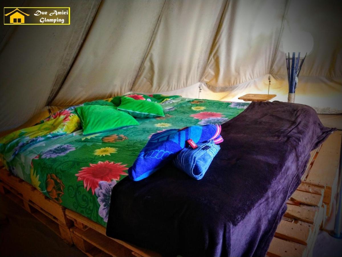 Отель Glamping Due Amici Паломино Экстерьер фото
