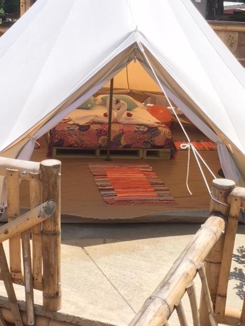 Отель Glamping Due Amici Паломино Экстерьер фото