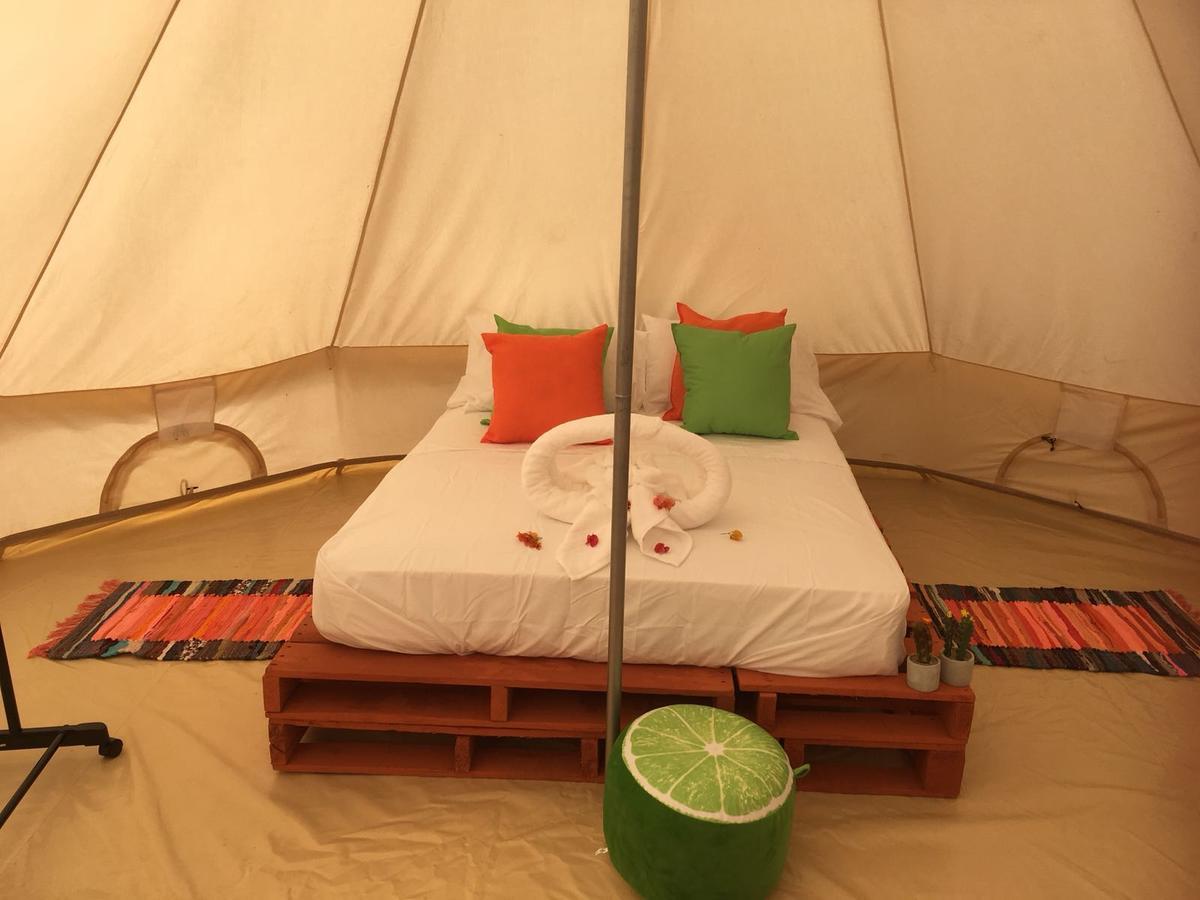 Отель Glamping Due Amici Паломино Экстерьер фото